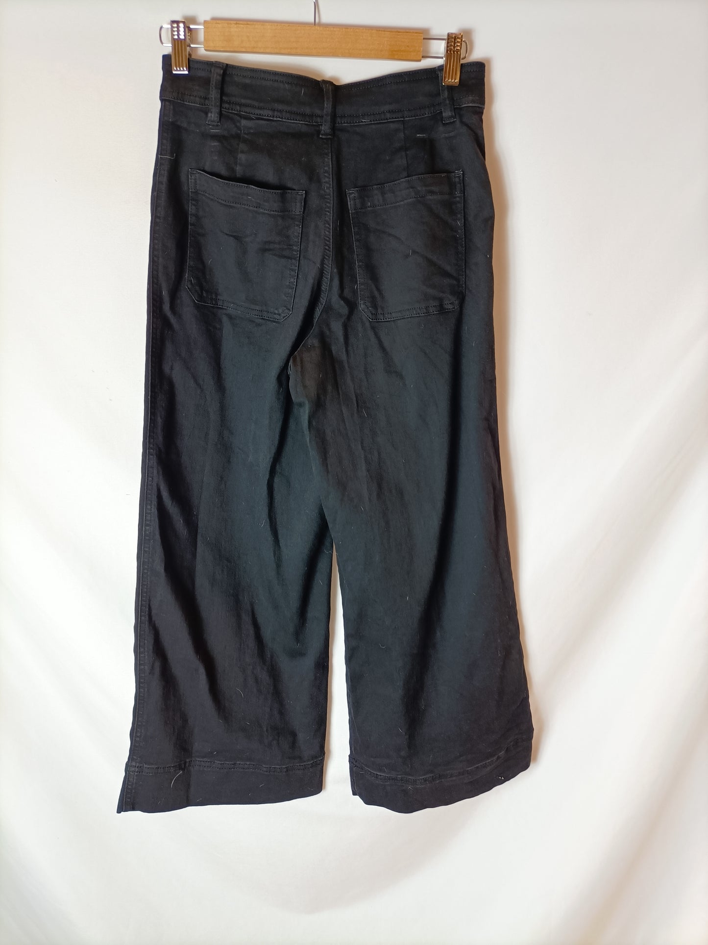 H&M. Pantalón culotte negro T.38