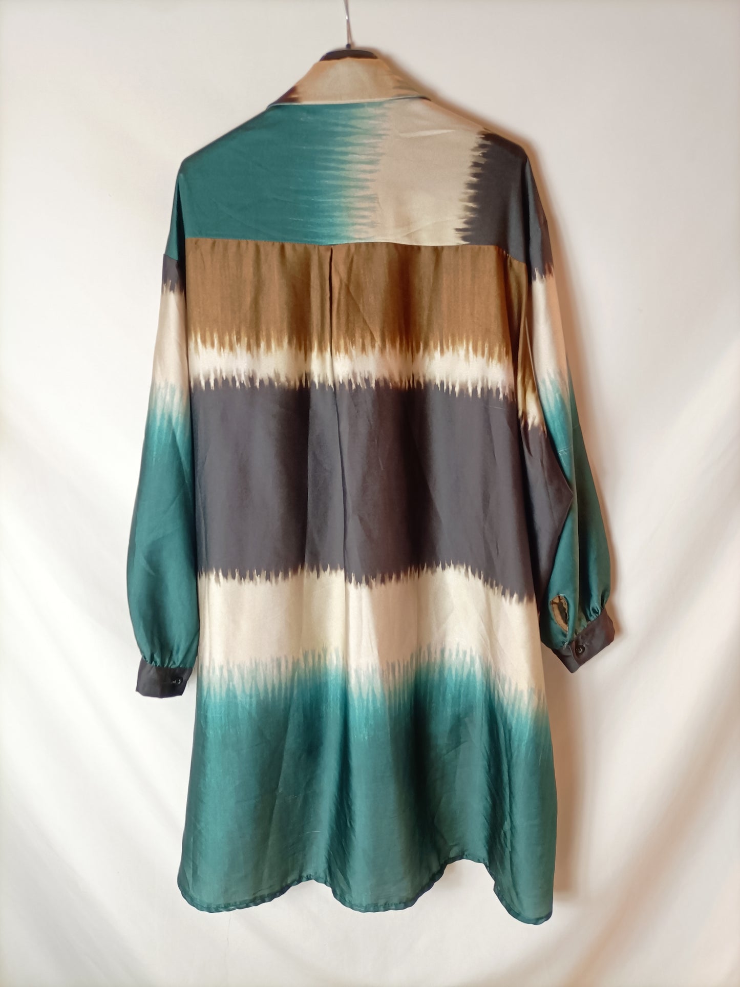 OTRAS. Blusa estampada oversized Tu(l)TARA