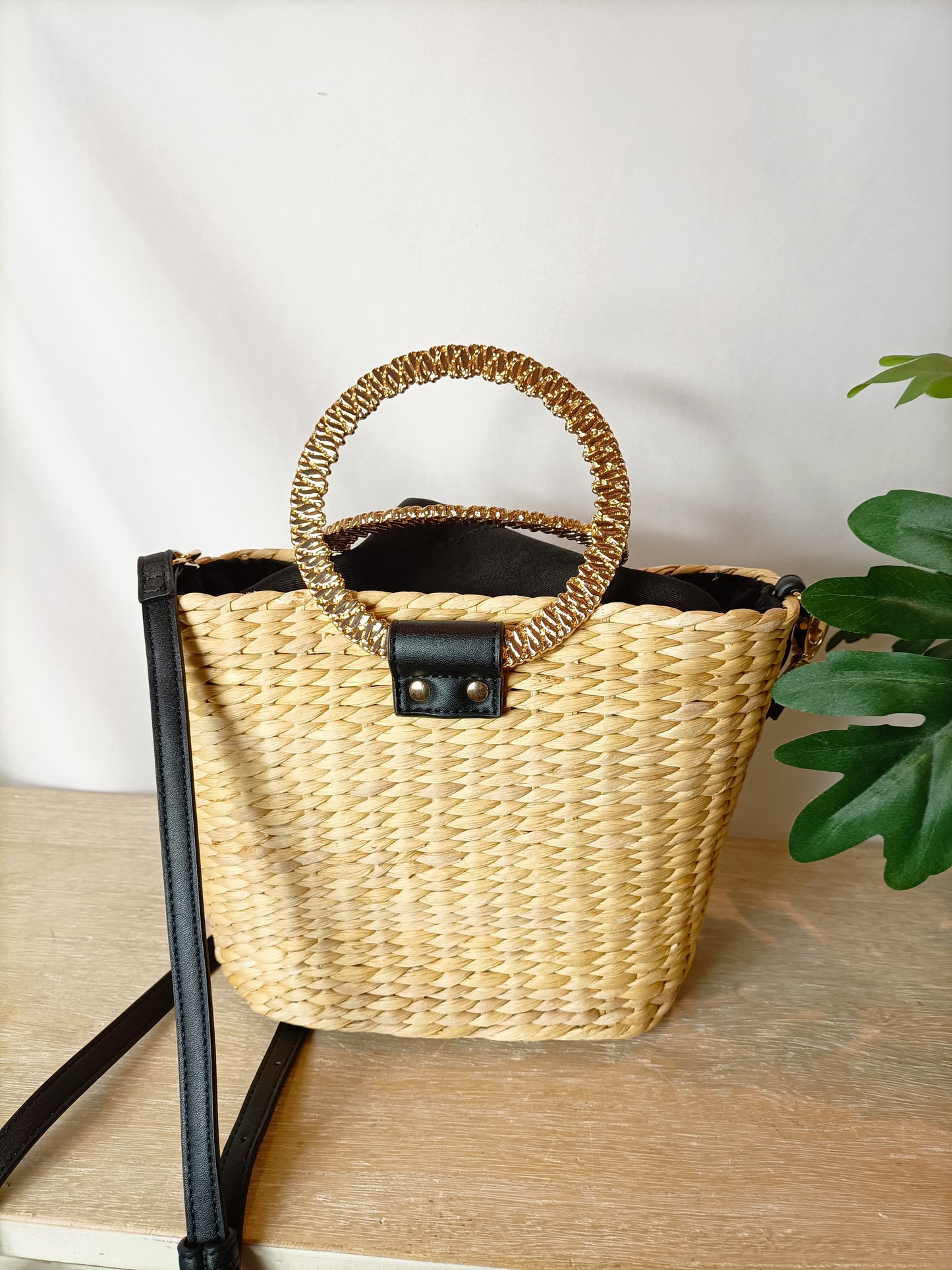 UTERQÜE. bolso rafia perlas