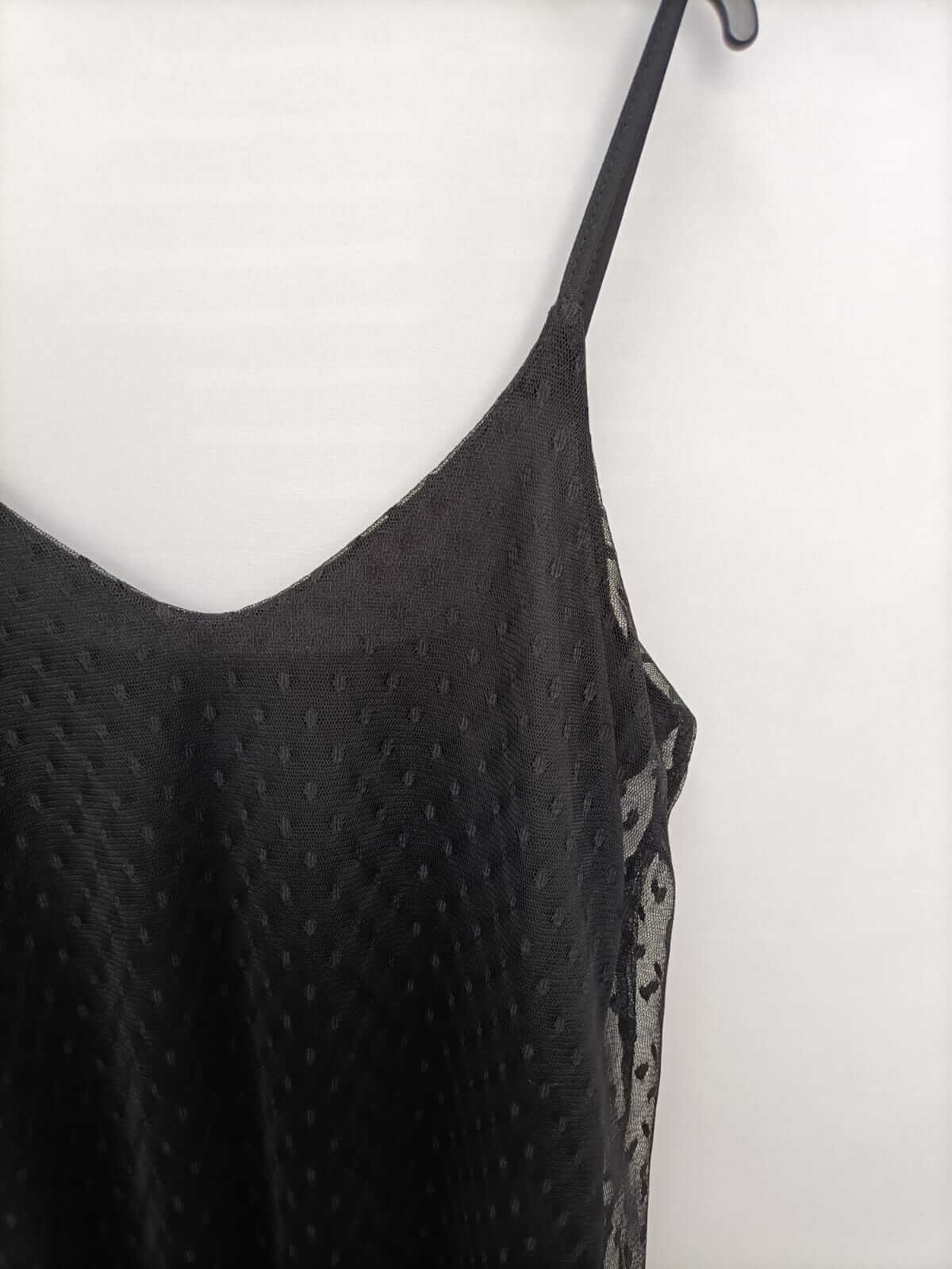 VALENTINE. Black plumeti top size m/l