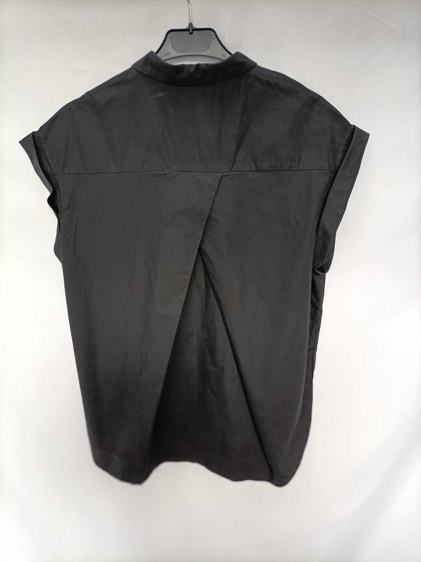 LM.Camisa negra manga corta T.m