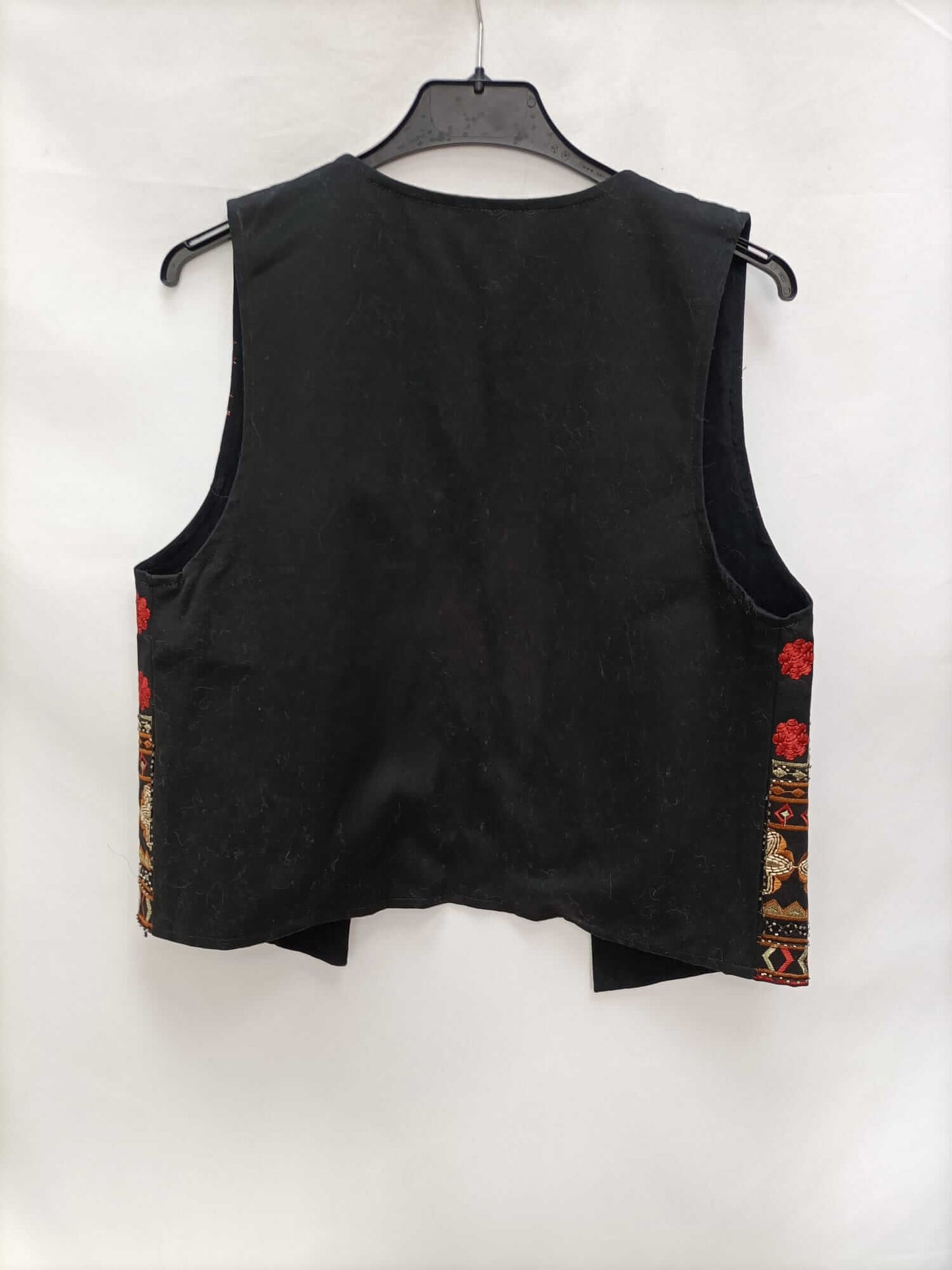 MEISIE.Chaleco negro bordado T.m