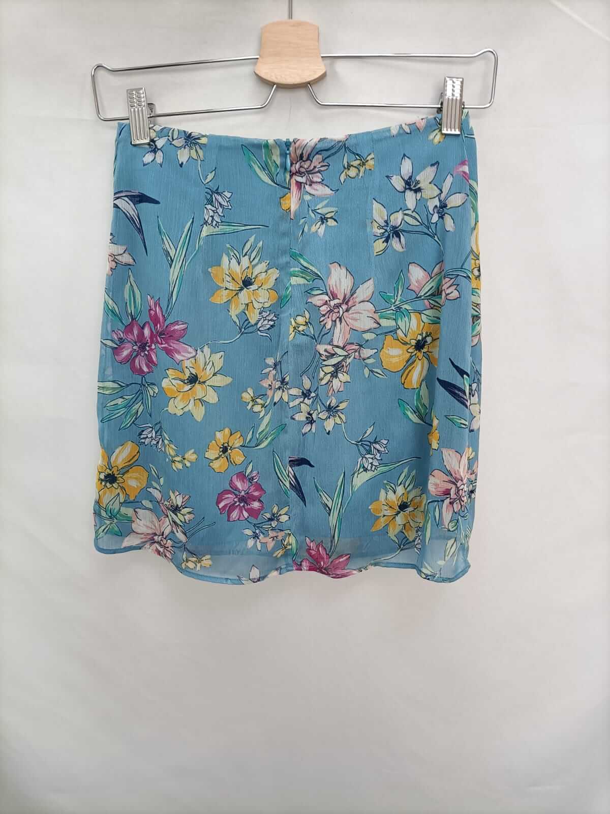 BERSHKA. Short blue Ts skirt