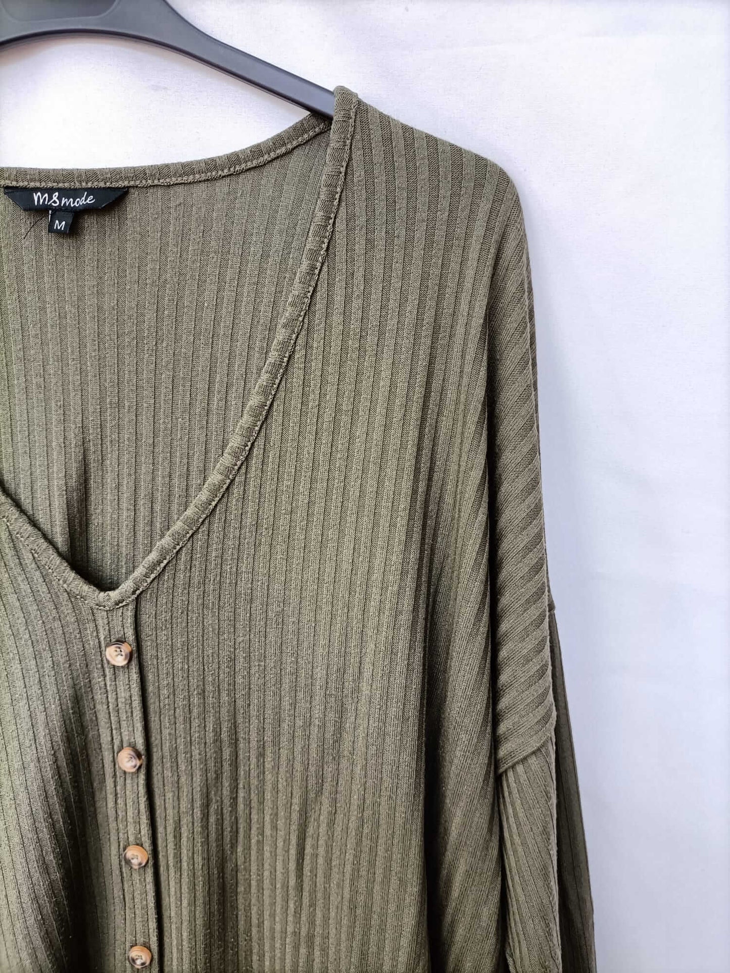 M&MODE. Camiseta verde canalé T.m