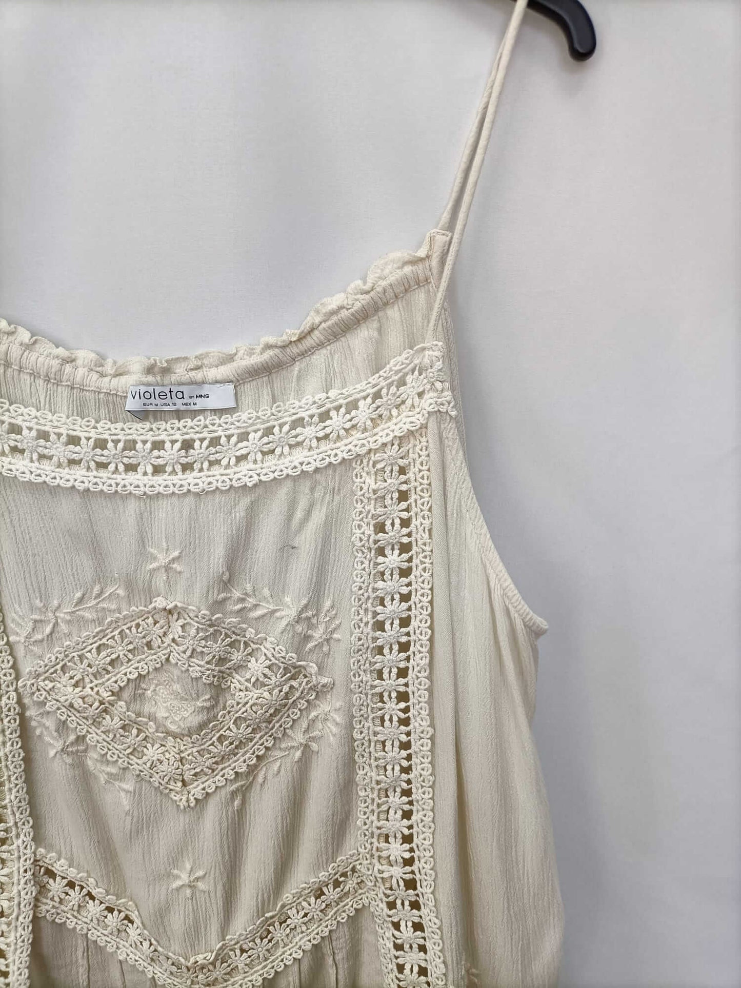 VIOLETA BY MANGO. Top beige encaje T.m