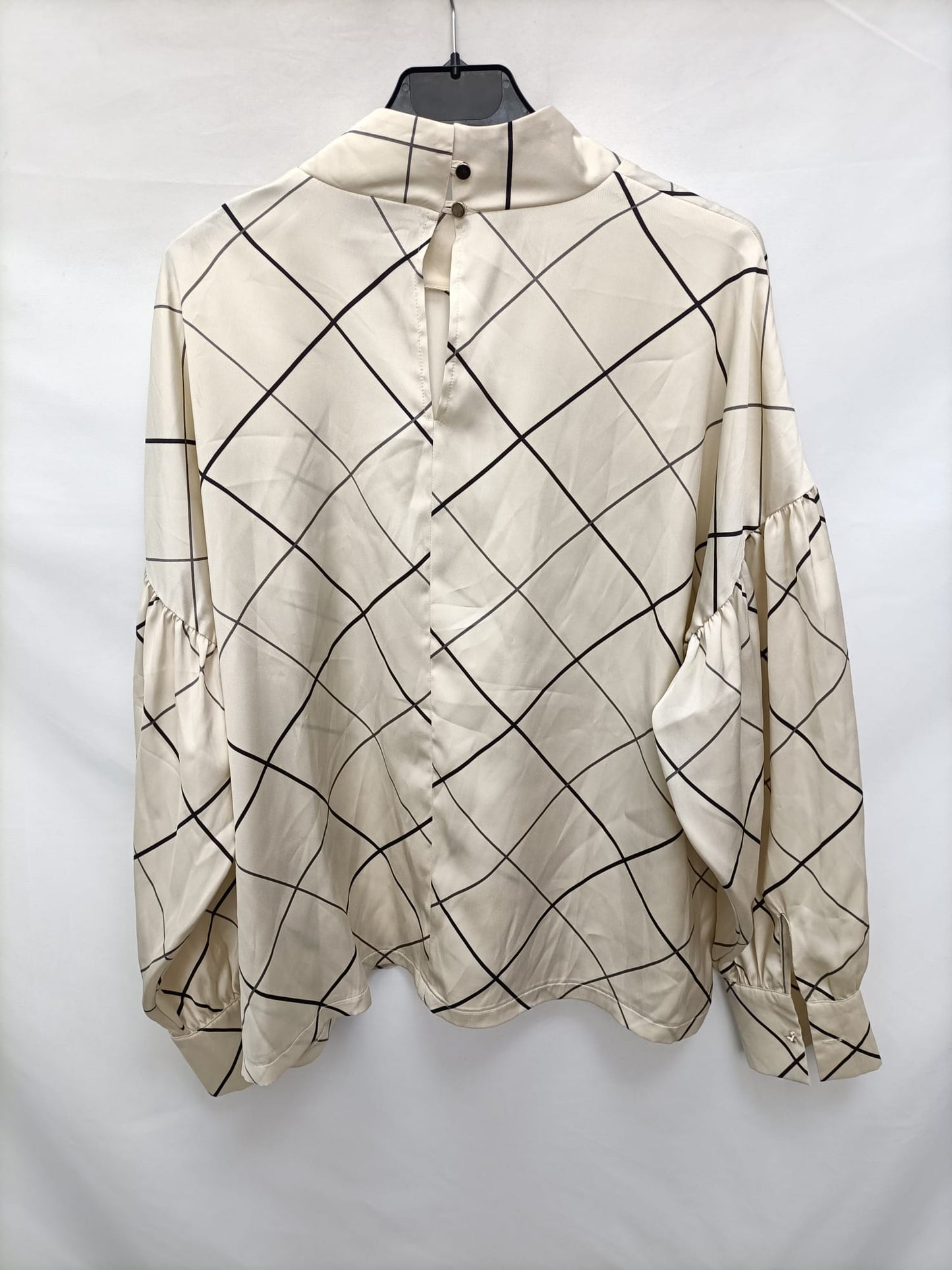 PRIMARK.Blusa beige cuadros T.46