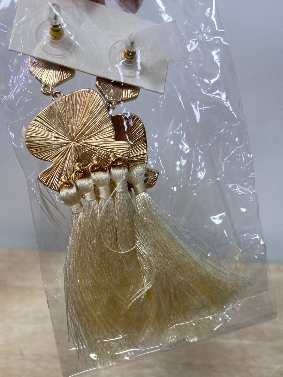 OTRAS.Pendientes piedras y flecos