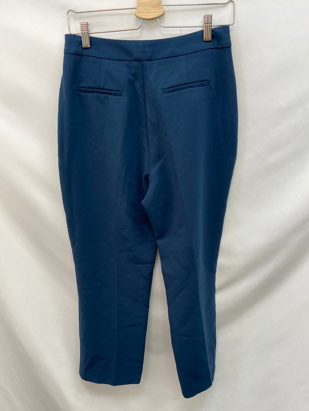 NICE THINGS. Pantalón cropped talla 38