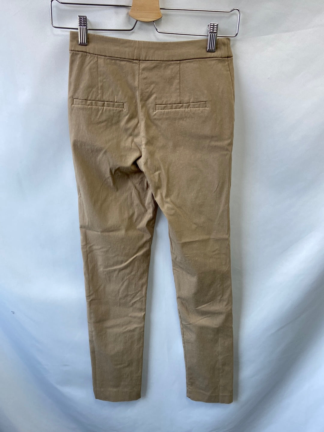 MANGO. Pantalón beige T.34