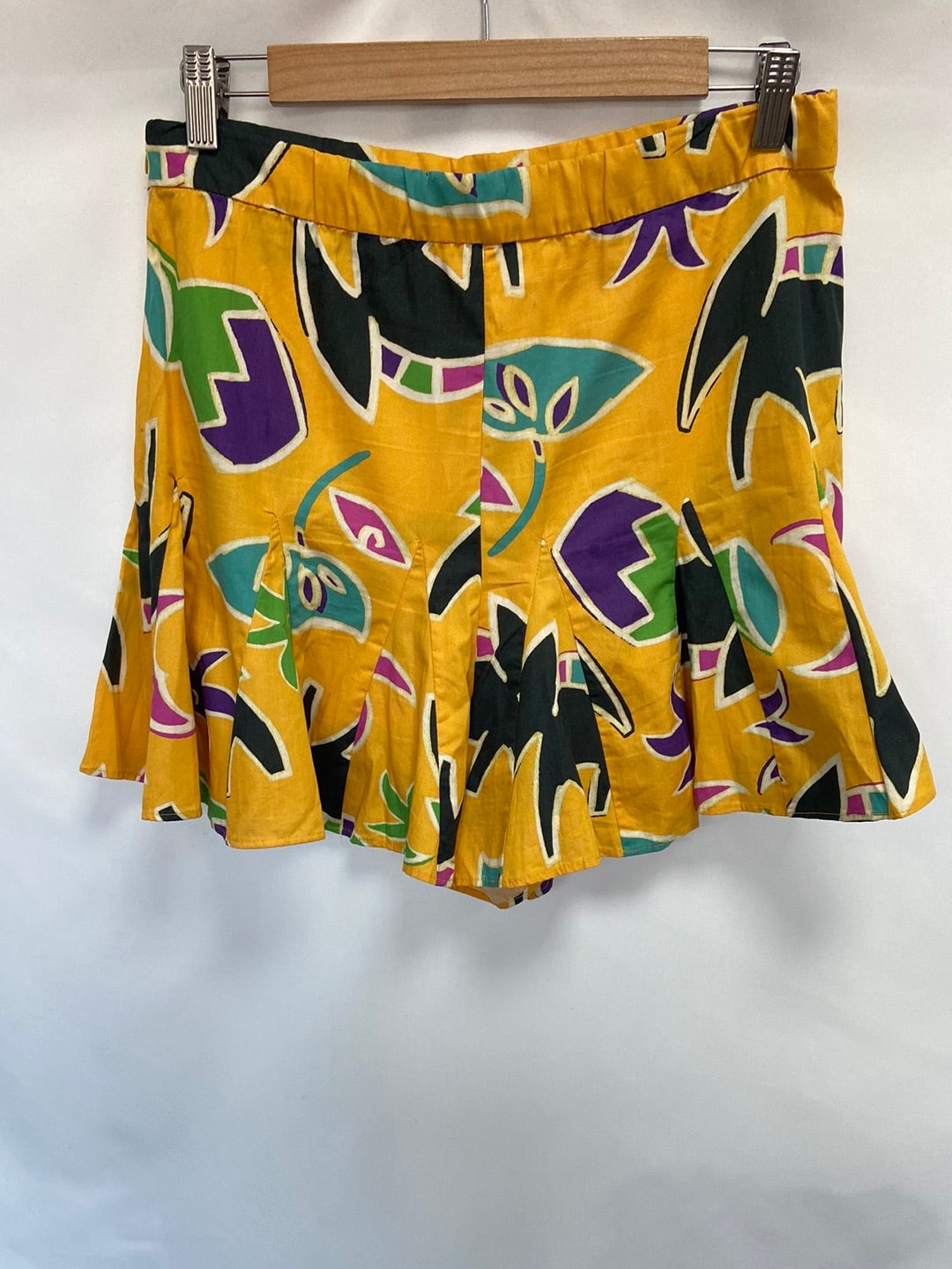 ZARA.Shorts estampado formas T.L