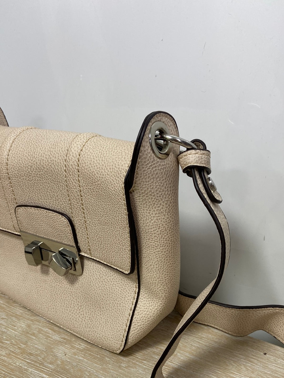 JUSTFAB. Beige shoulder bag