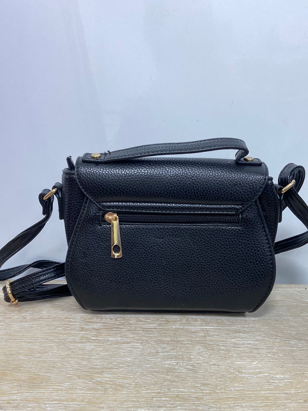 MONTSAINT.Bolso negro tachuelas