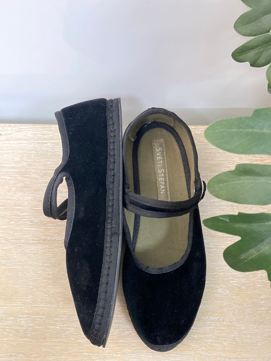 SVETI STEFAN.Merceditas negras terciopelo T.37