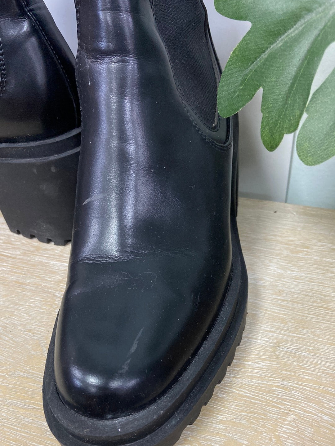 ZARA.Black platform ankle boots T.38 (Tara)