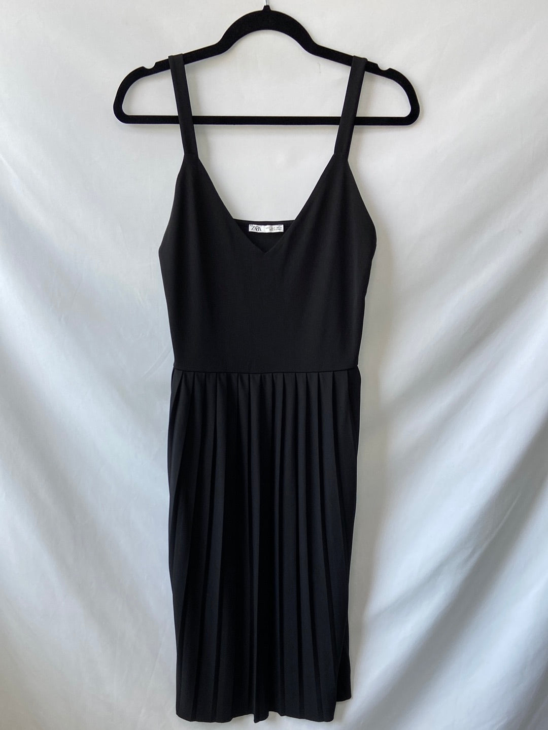 ZARA. Black TS midi dress Hibuy market ZARA. Black TS midi dress Hibuy market