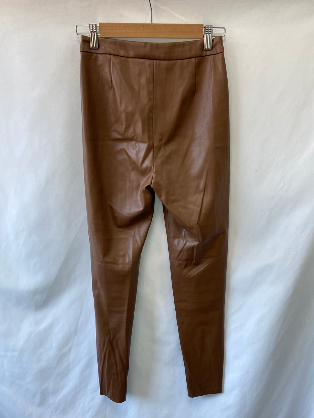 ZARA.Leggings marrones polipiel T.XS