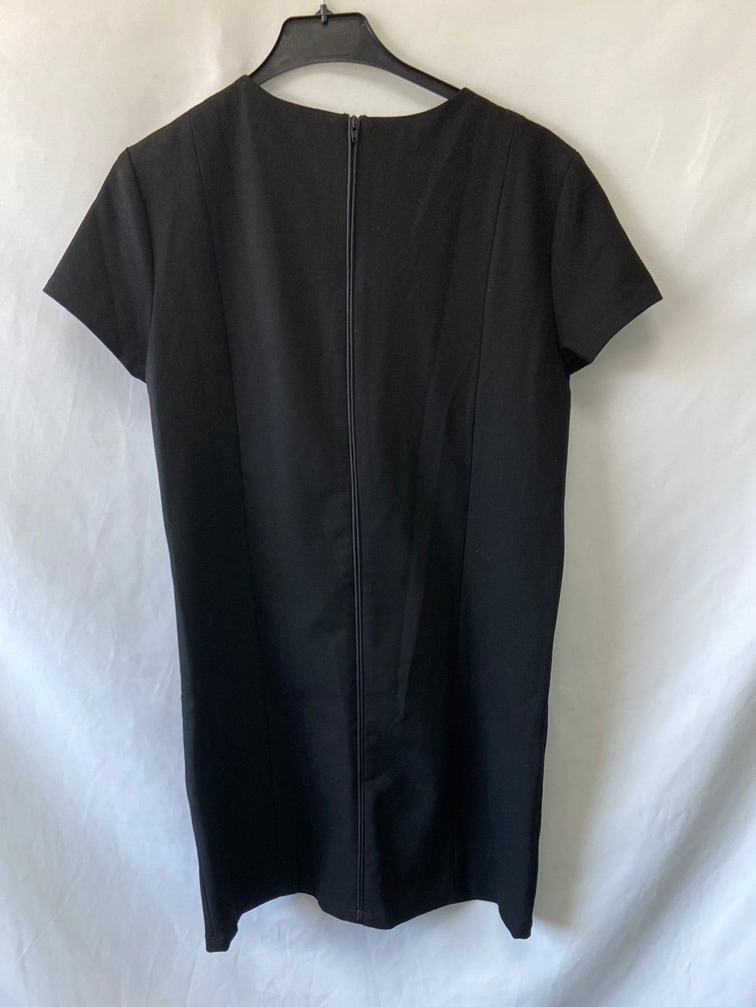 ZARA.Vestido negro arreglado costuras T.m