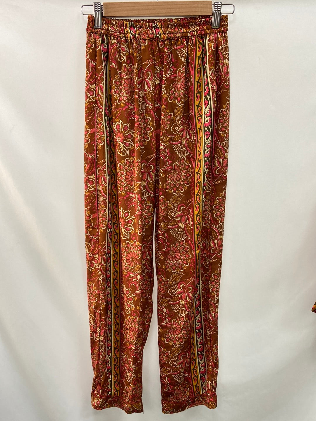 BASYCO.Total look estampado. T.M/L