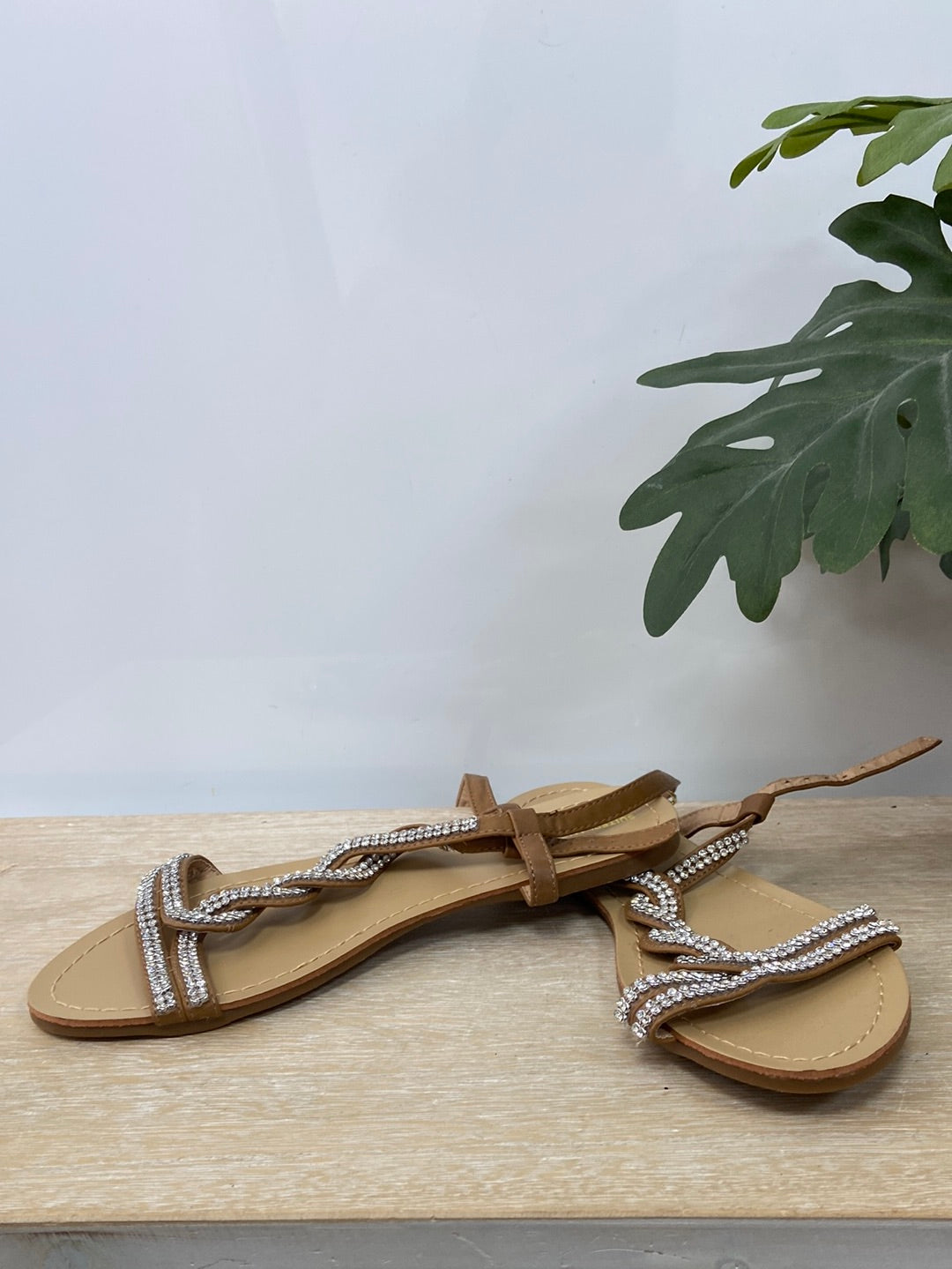 BLANCO.Sandalia pedrería T.38