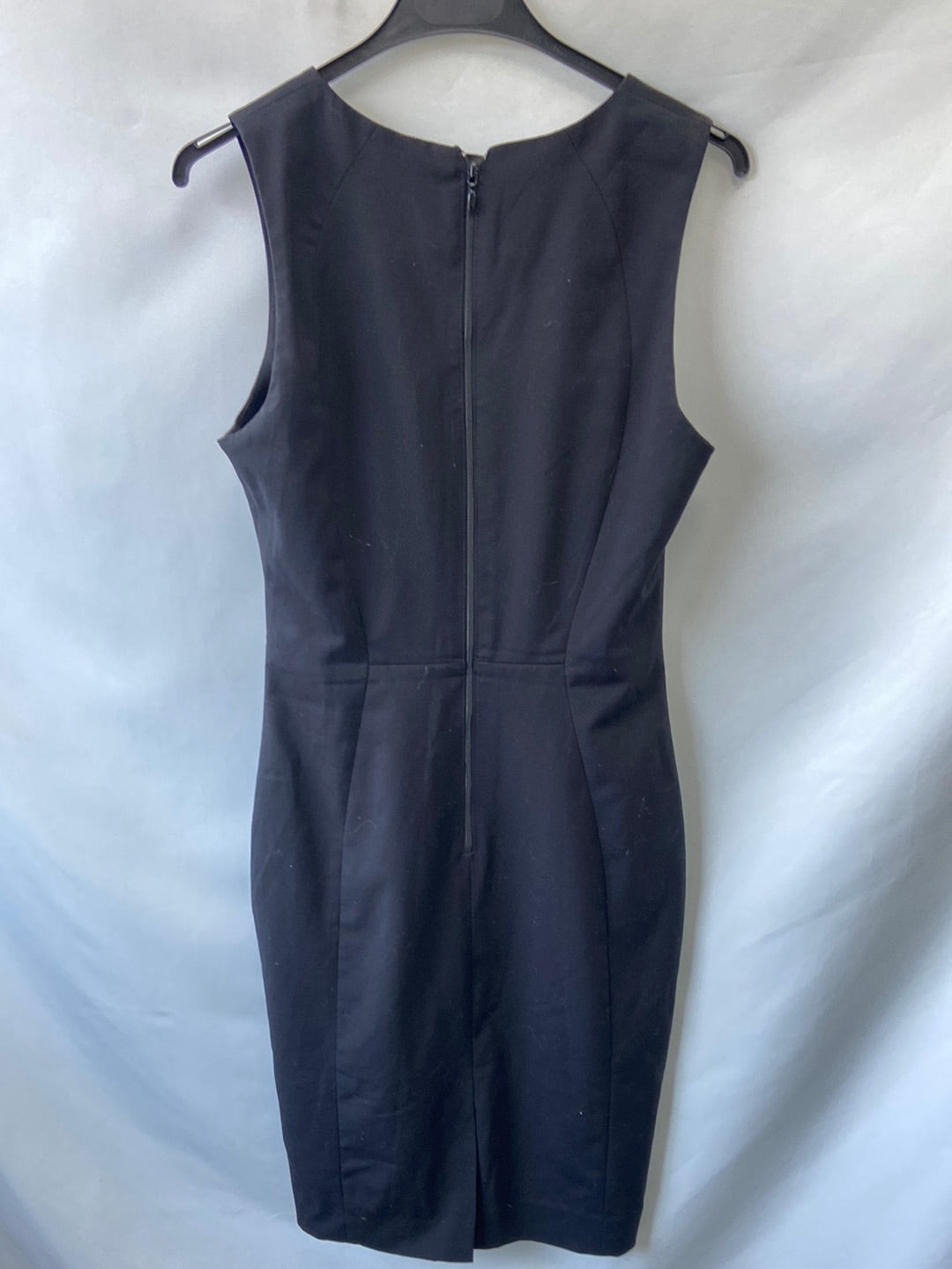 H&M.Vestido negro estructurado T.38