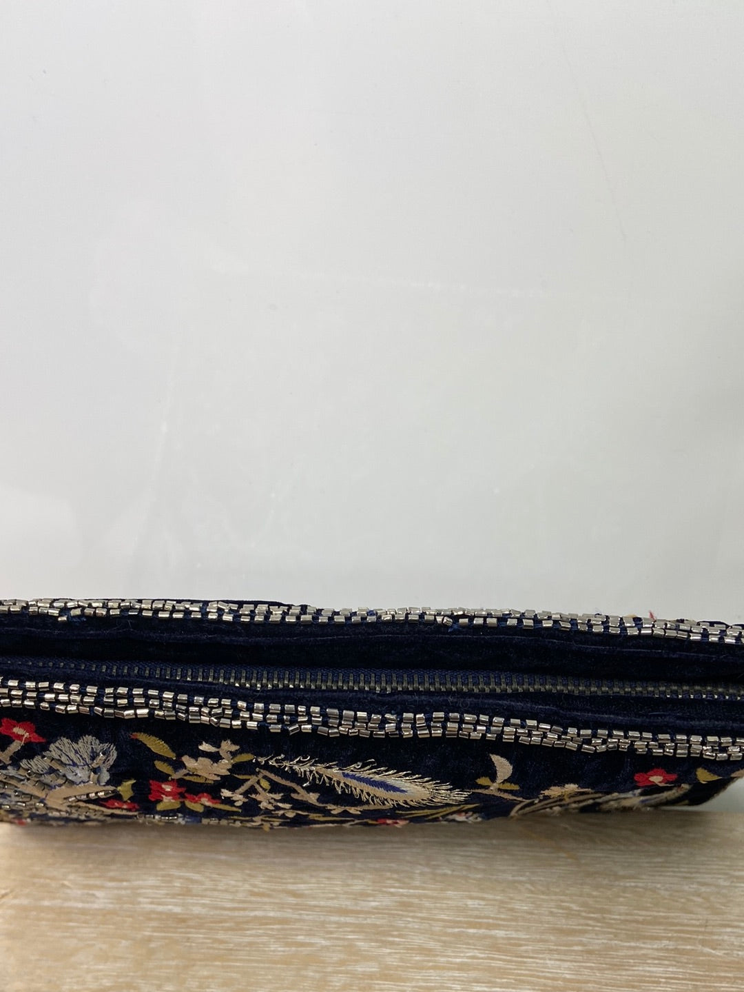 ZARA. Blue embroidered velvet wallet