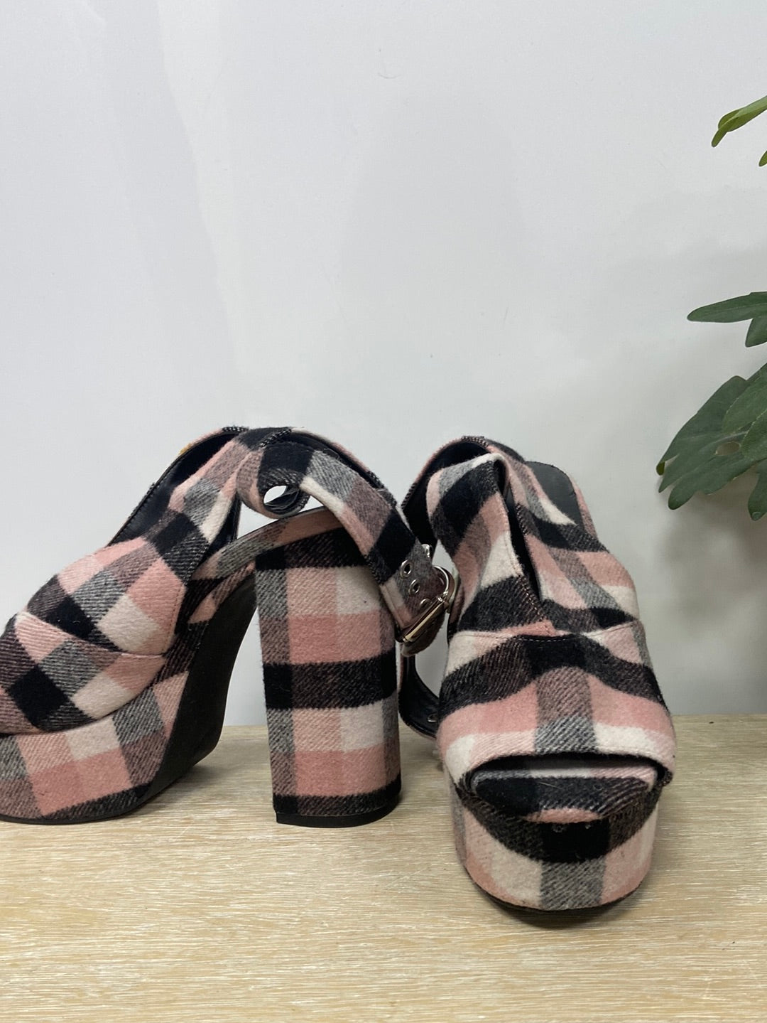 PULL&BEAR.Tacones plataformas cuadros T.37