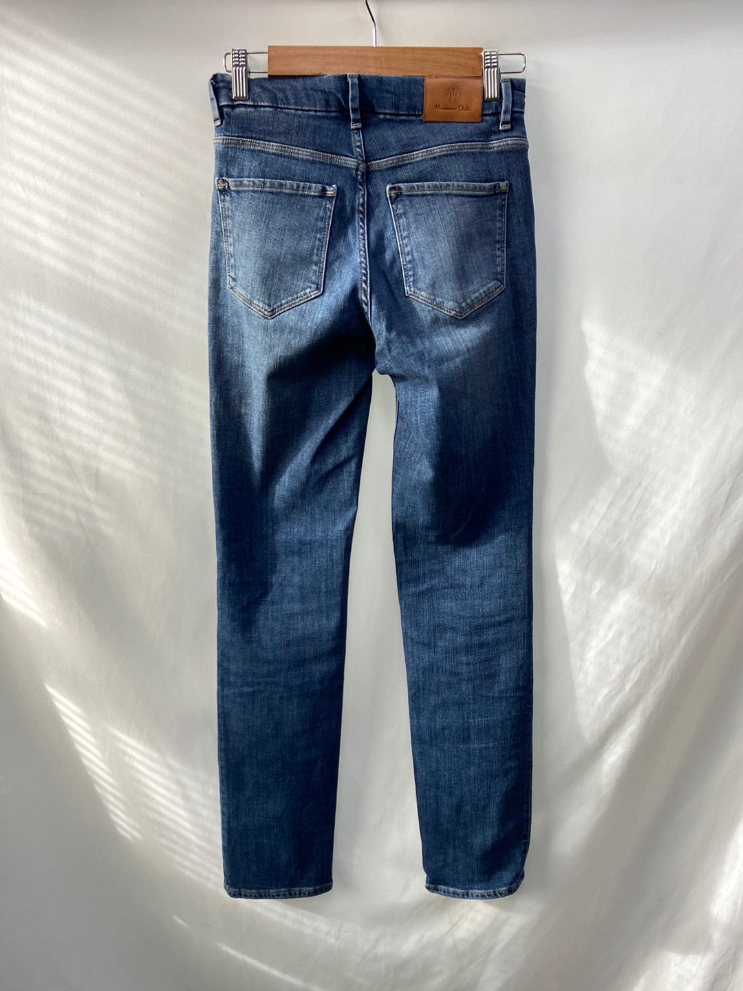MASSIMO DUTTI. Pantalón denim clásico T.34