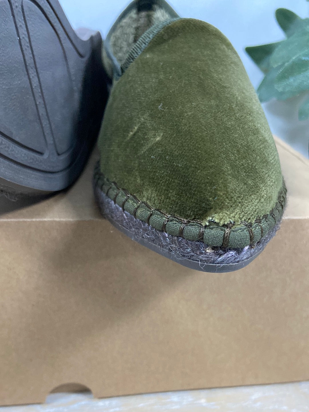 ALHAMAS.Venecianas terciopelo verde pistacho T.39