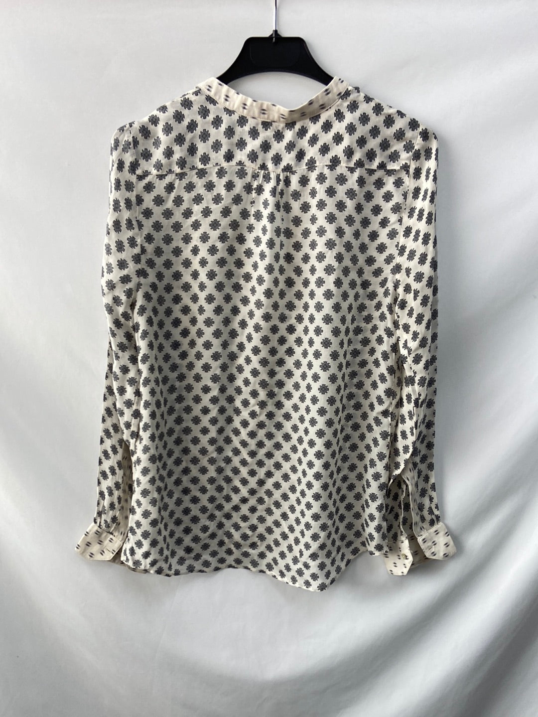 ZARA. Beige blouse with grey print, size XS