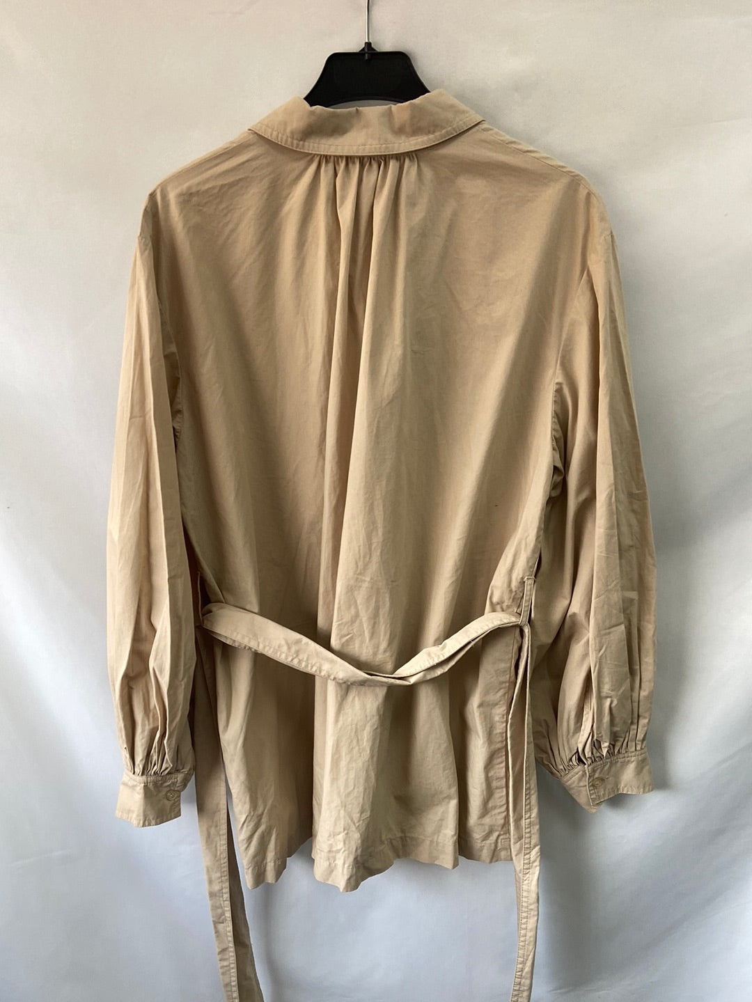 H&M. Camisa con lazada T.38