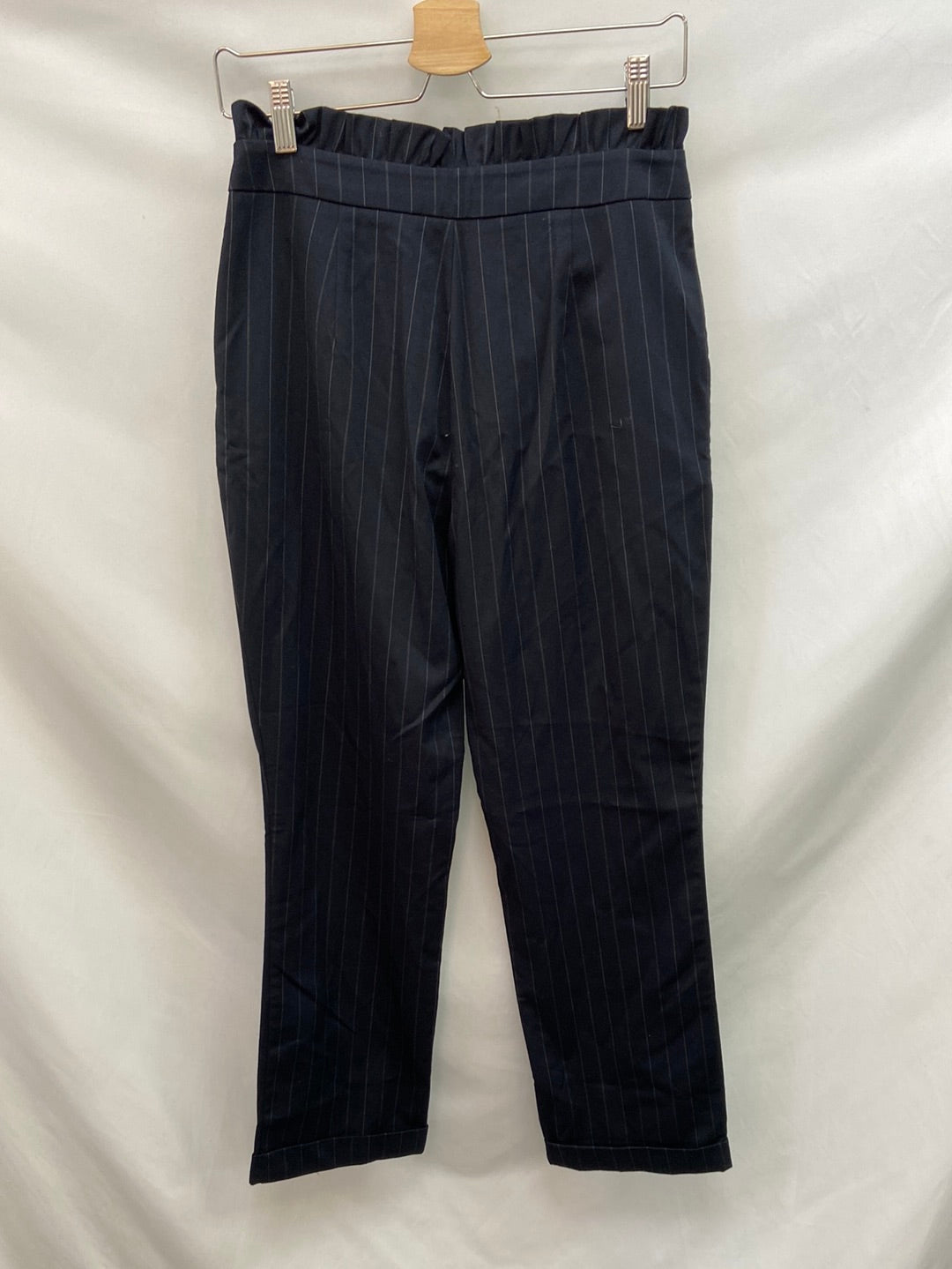 MANGO. Pantalón rayas talla 38