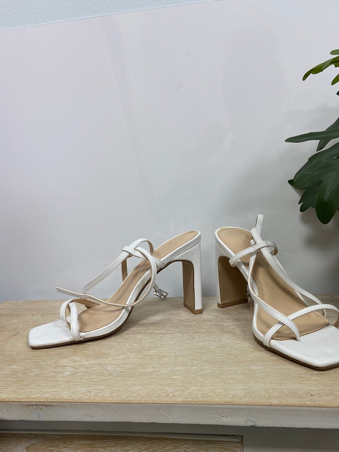 PIMKIE. Sandalia blancas T.38