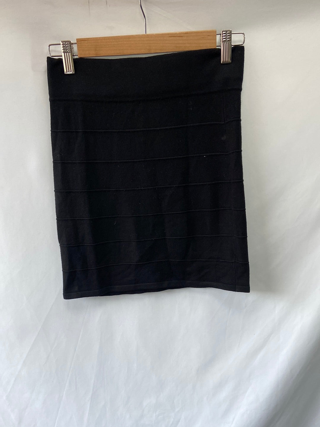 FOREVER21. Falda punto negra mini T.m