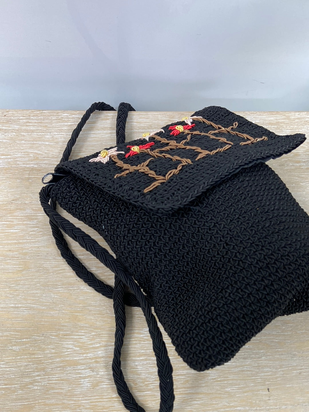 OTRAS.Bolso negro red