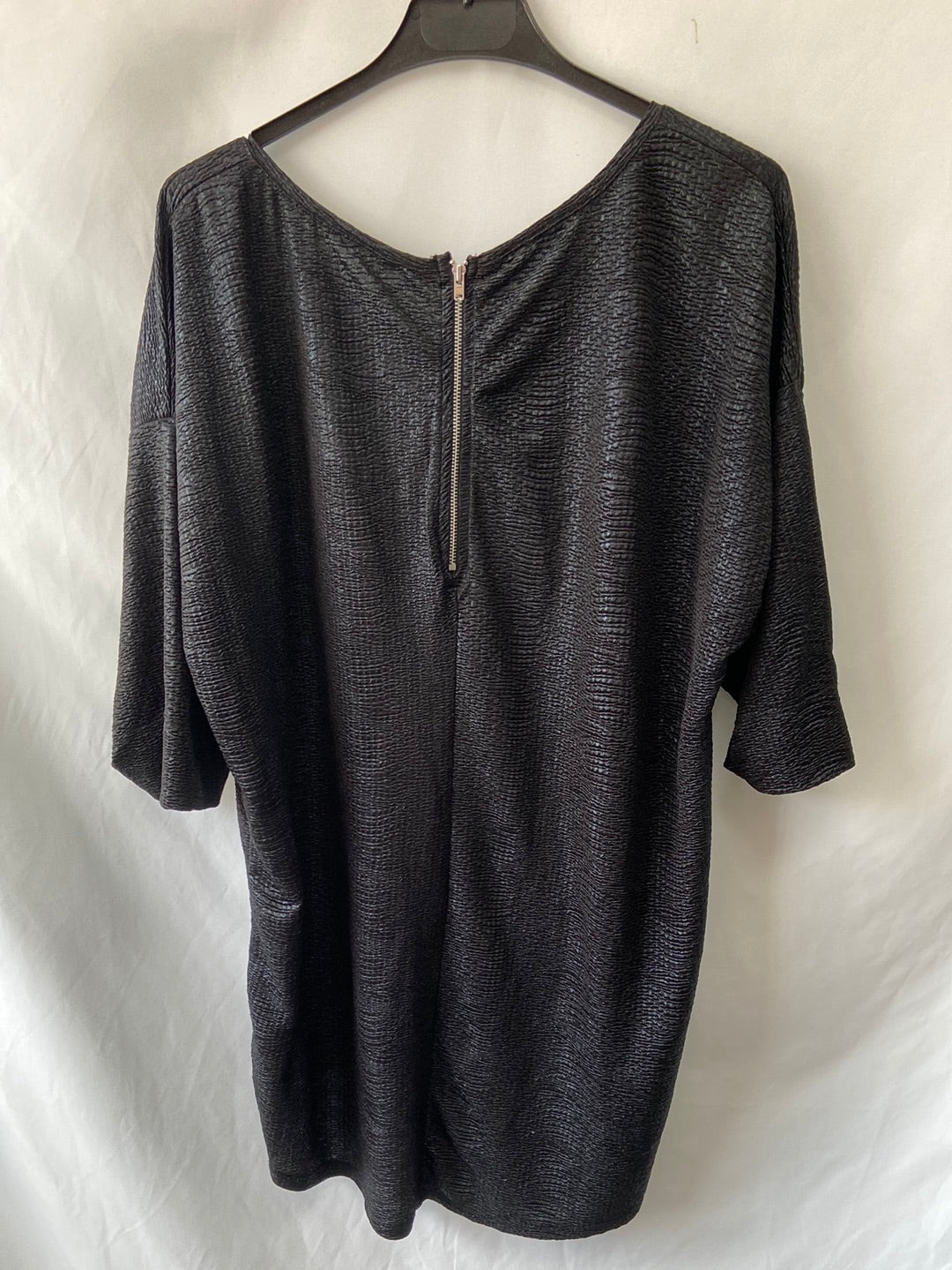 OTRAS.Blusa negra textura TU