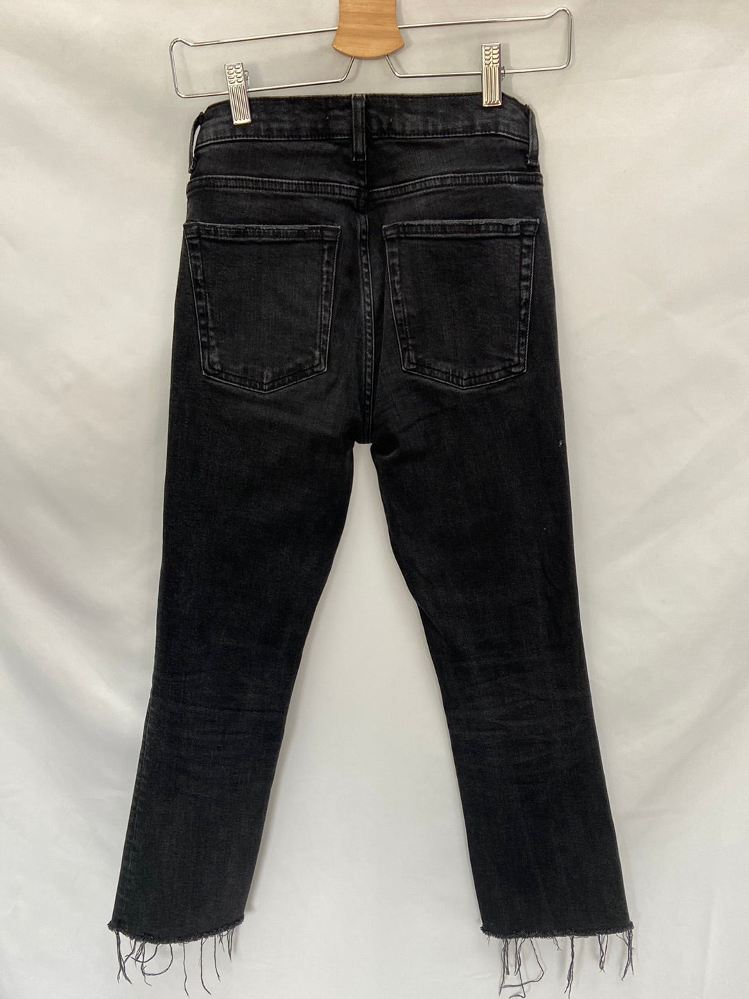 ZARA.Pantalones negros aberturas T.34