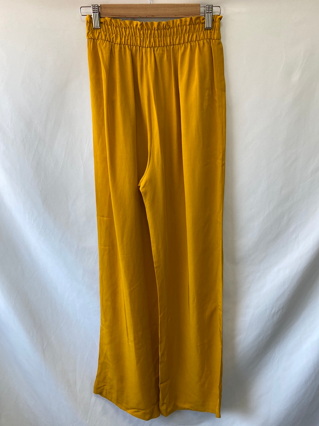 ZARA. Yellow Ts trousers