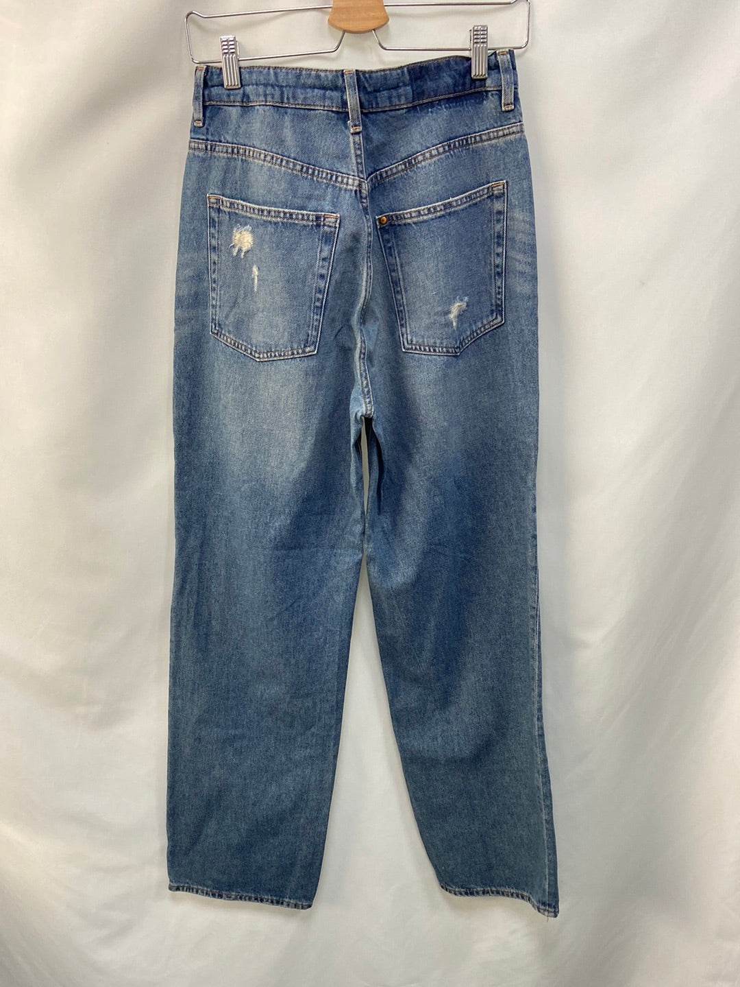 H&M.Pantalones vaqueros rectos T.38