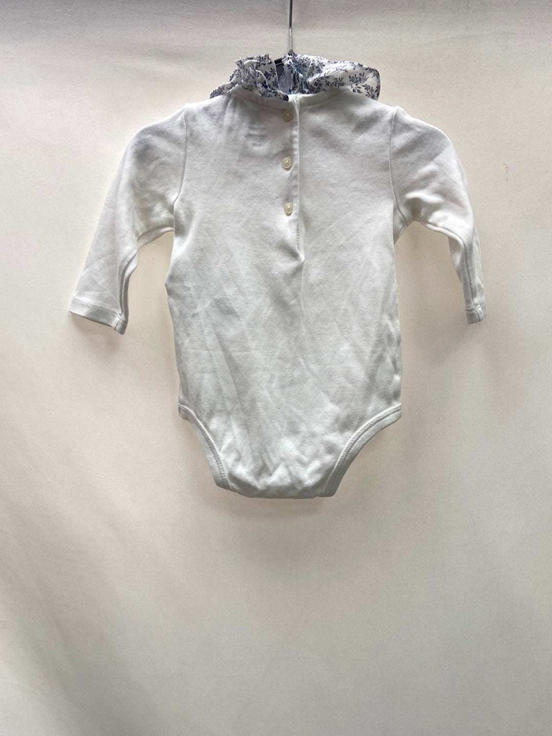 RALPH LAUREN. White floral neck bodysuit, 3 months