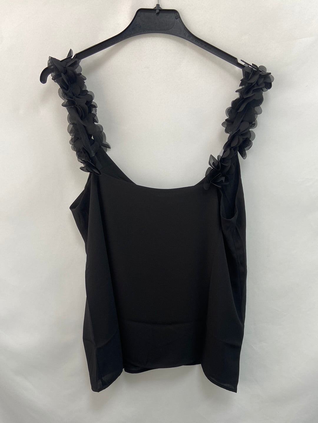 BY CLÉA. Blusa negra tirantes T.s,m.l
