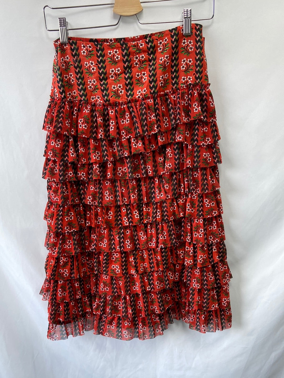 VICTORIO&LUCCHINO.Falda volantes y flores T.s