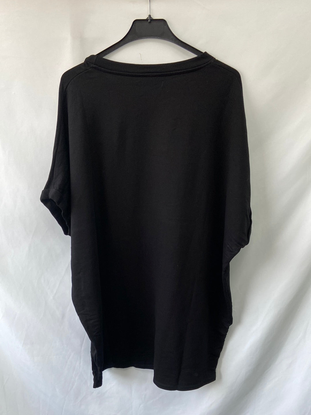 PULL&BEAR.Vestido negro estilo camiseta T.M