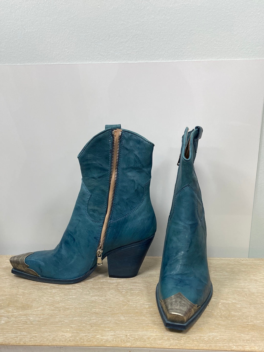 FREE PEOPLE.Botines cowboy piel azules T.39