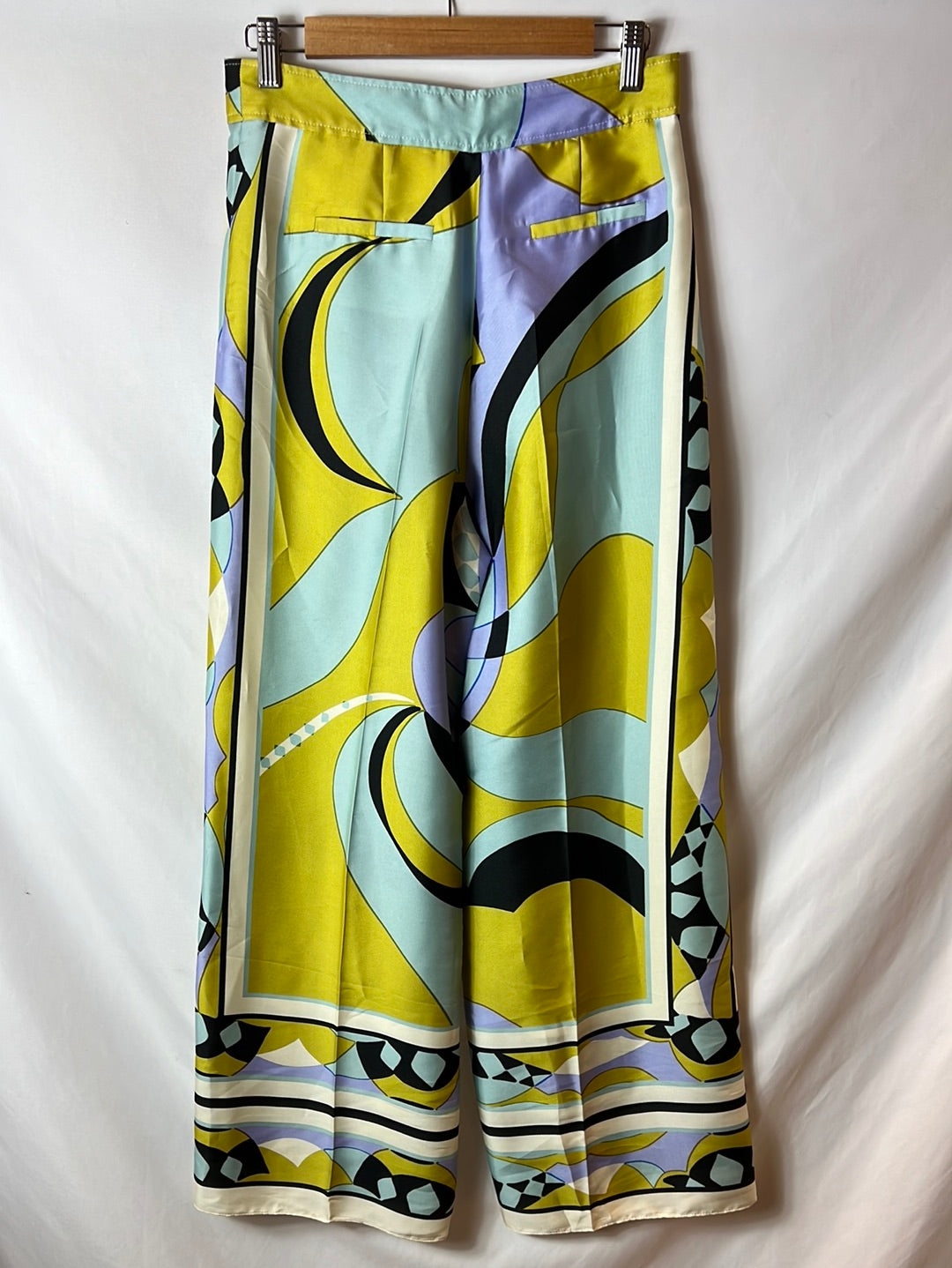 ZARA. Flowy printed trousers Ts