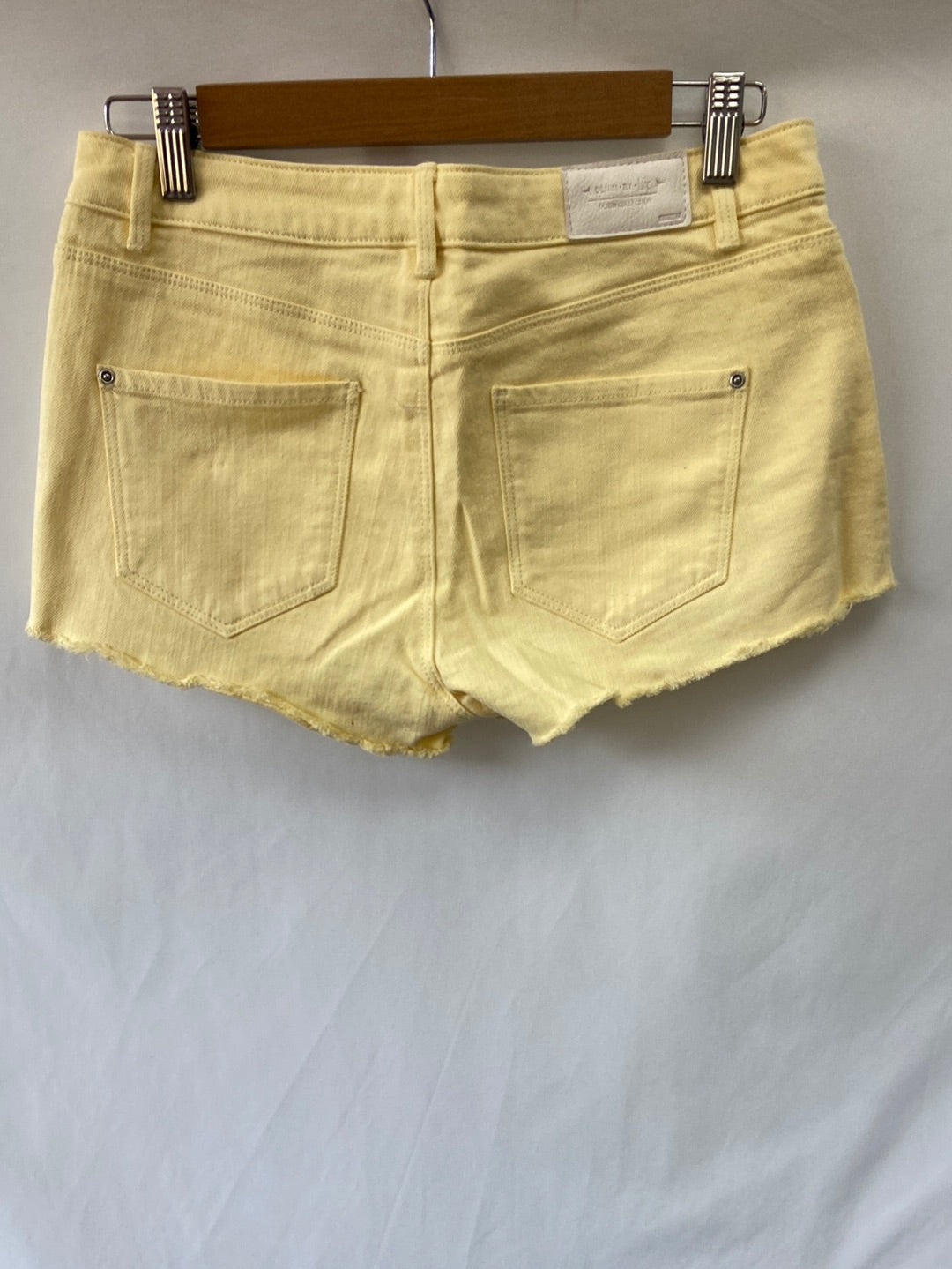 LEFTIES.Shorts pastel yellow T.38