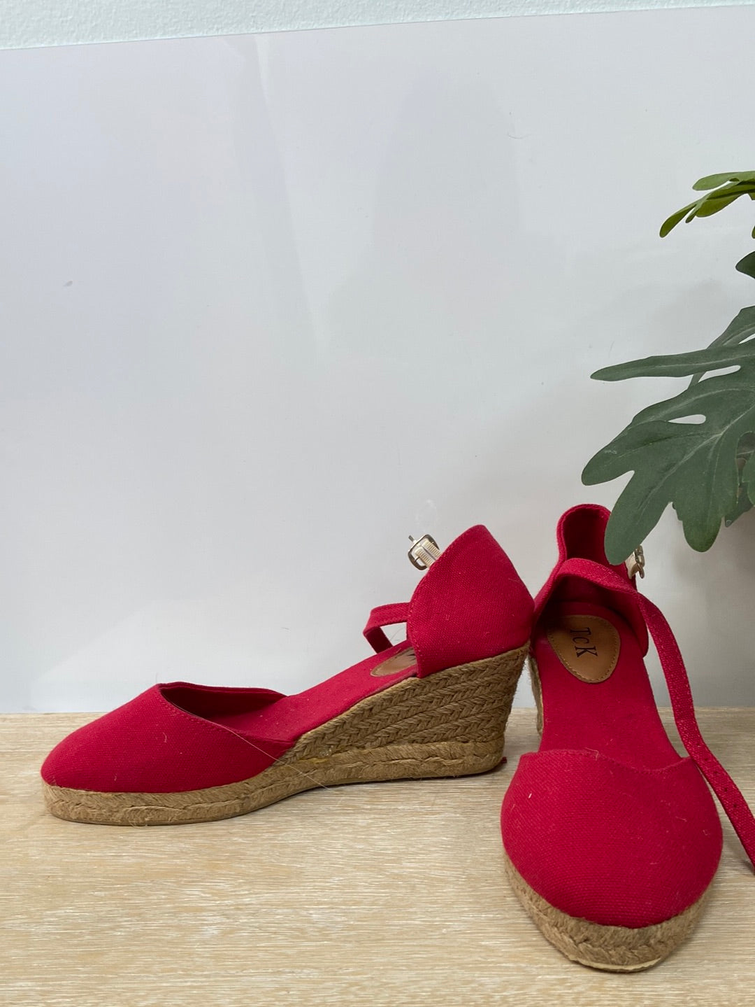 TCK.Alpargatas rosa oscuro T.37