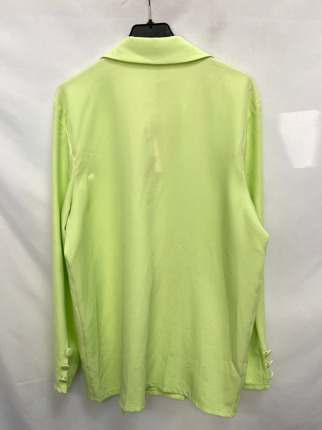 PRETTYLITTLETHING.Blazer larga verde lima T.s