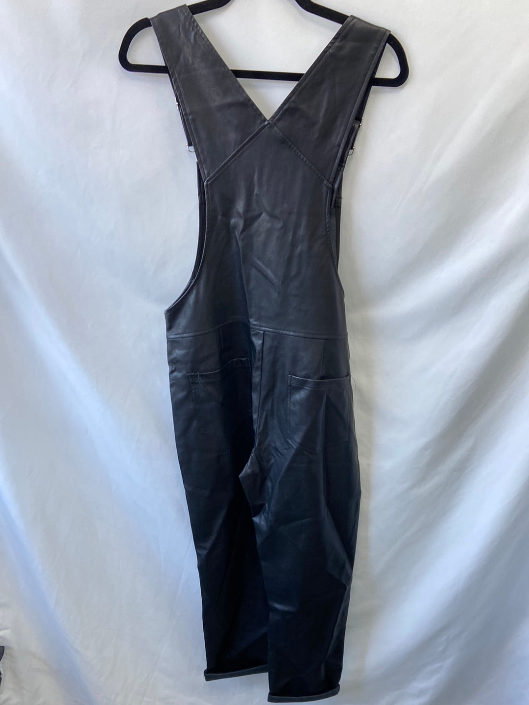 DROLE DE COPINE.Black leatherette dungarees TM