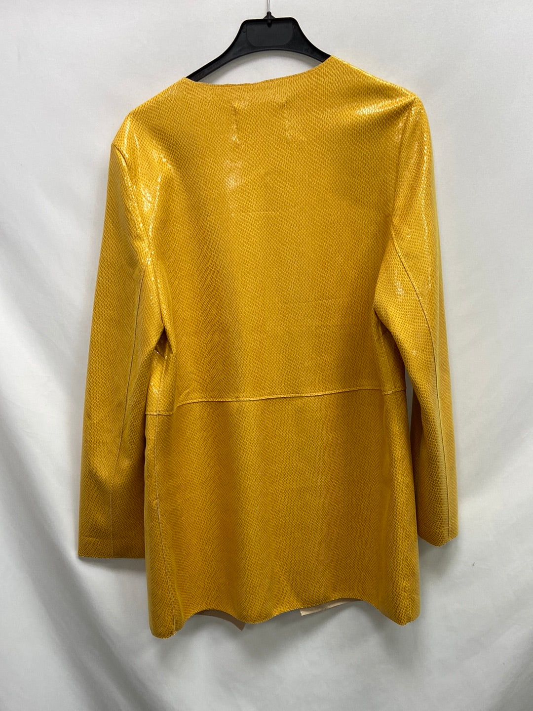 MADISON.Chaqueta fina amarilla T.S