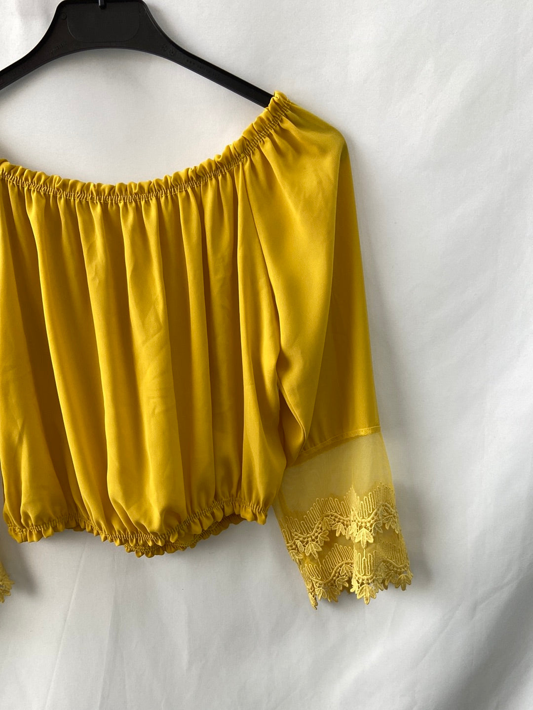 OTRAS. Top amarillo encaje TU (S)